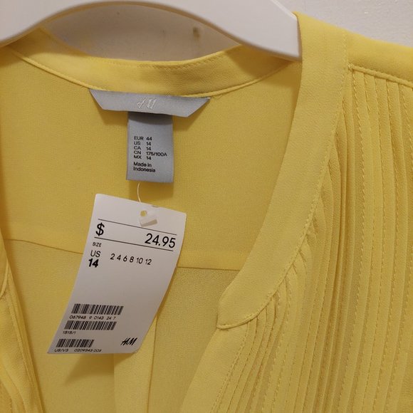 H&M Pintucked Pleated Yellow Blouse Sz 14 NWT - Picture 3 of 3